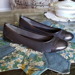 Coach flats